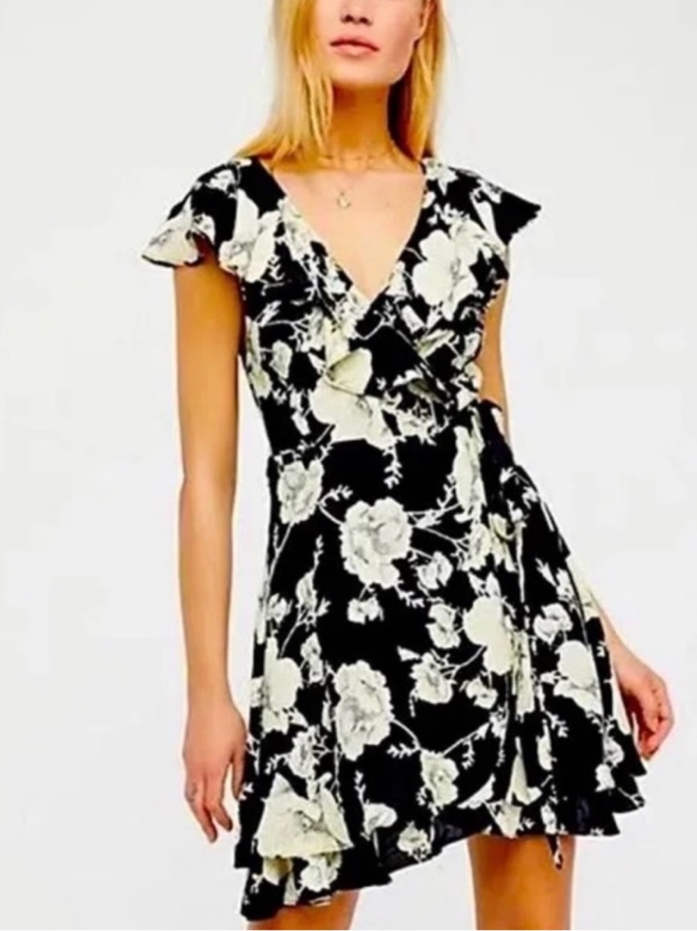 Free People Floral Wrap Dress ✨Size M